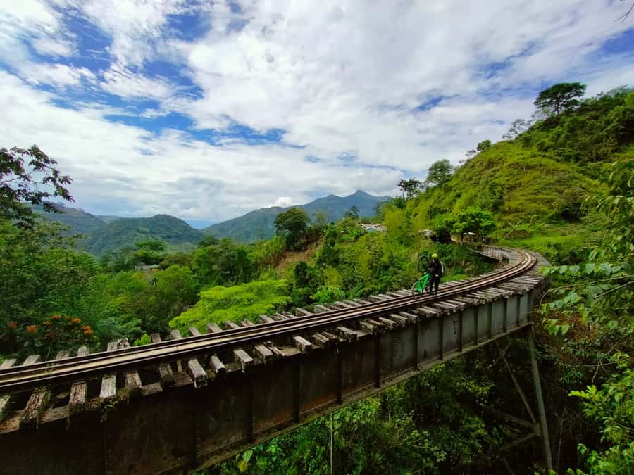 Medellín: Full-Day Mountain Bike Tour with Lunch - What the $105 price really covers