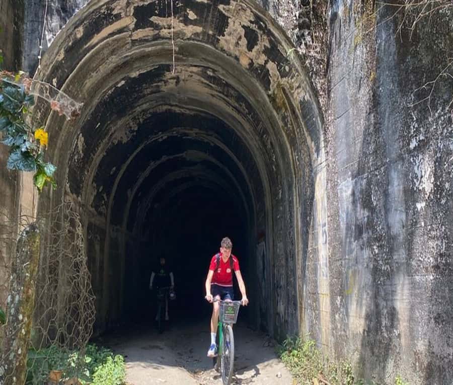 Medellín: Full-Day Mountain Bike Tour with Lunch - Coffee, safety instructions, and the first ride