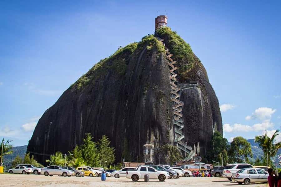 Medellin: Guatape and El Penol Rock Day Trip with Boat Ride - Why Guatapé and El Peñol make a strong day trip