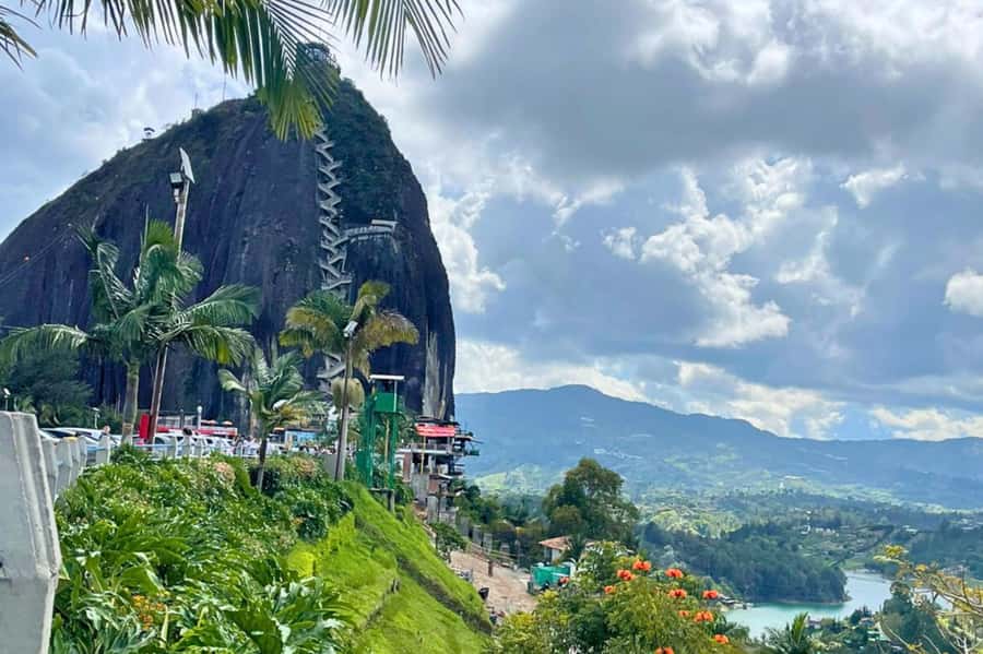 Medellin: Guatape and El Penol Rock Day Trip with Boat Ride - El Peñol Rock: 740 steps and a huge reward