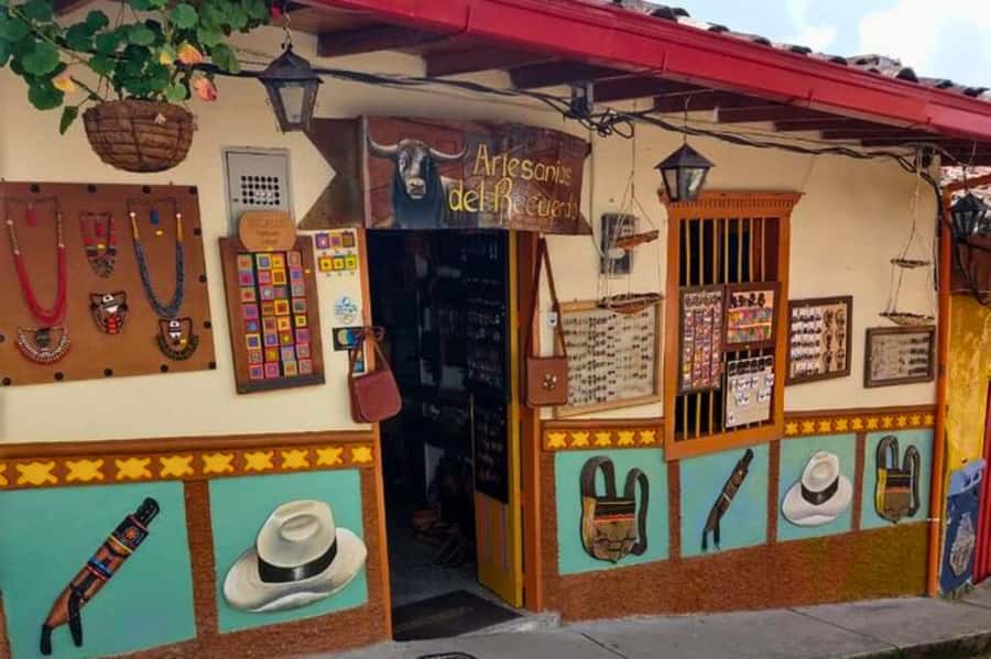 Medellin: Guatape and El Penol Rock Day Trip with Boat Ride - The Rock Temple and the extra stops