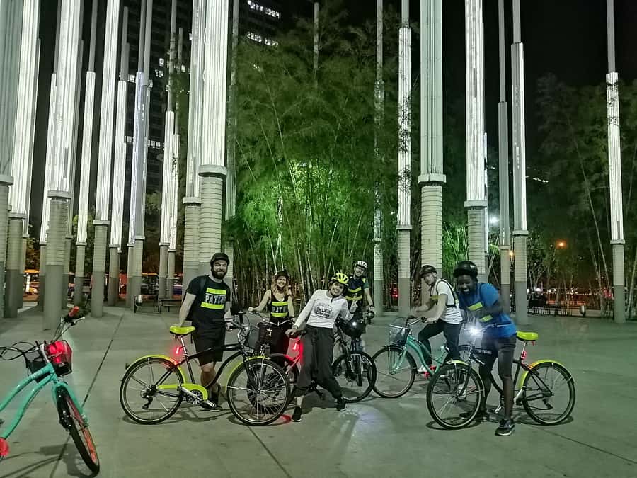 Medellín: Guided City Bike Tour - Laureles and Conquistadores by bicycle