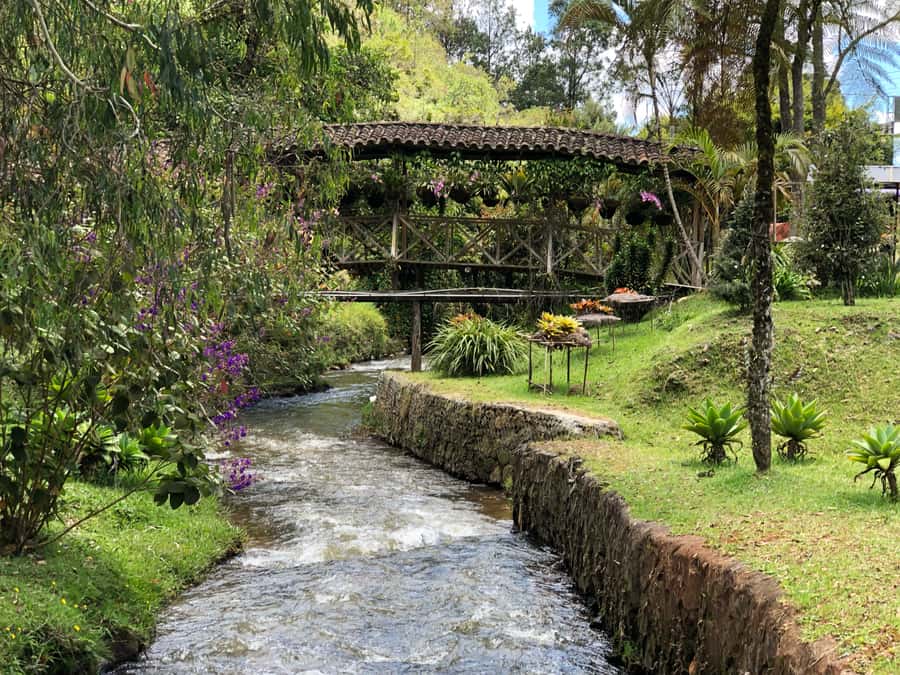 Medellín: Half-Day Private Colonial Towns Tour - Rionegro connects local streets to national history