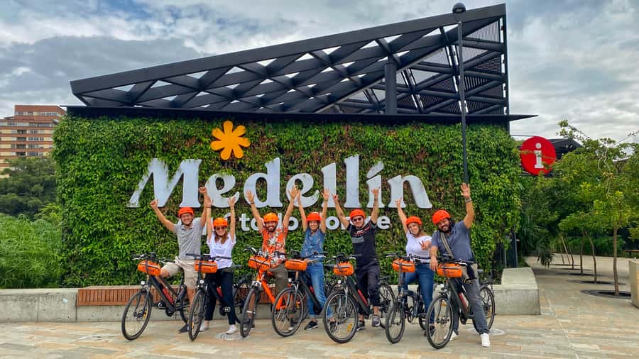Medellín: History & Local Life Essentials Tour on an E-Bike - Ciudad del Río and the Creative District