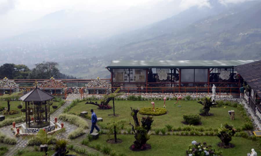 Medellín: Pablo Escobar Jail Private Tour - The Monaco building ruins and the Cali Medellín cartel war