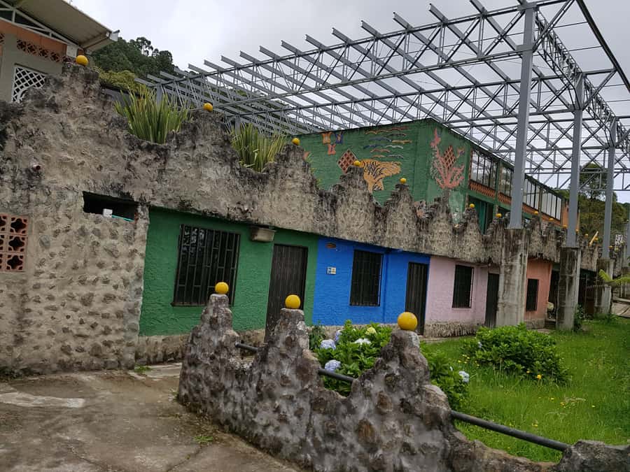 Medellín: Pablo Escobar Jail Private Tour - Who should book this experience
