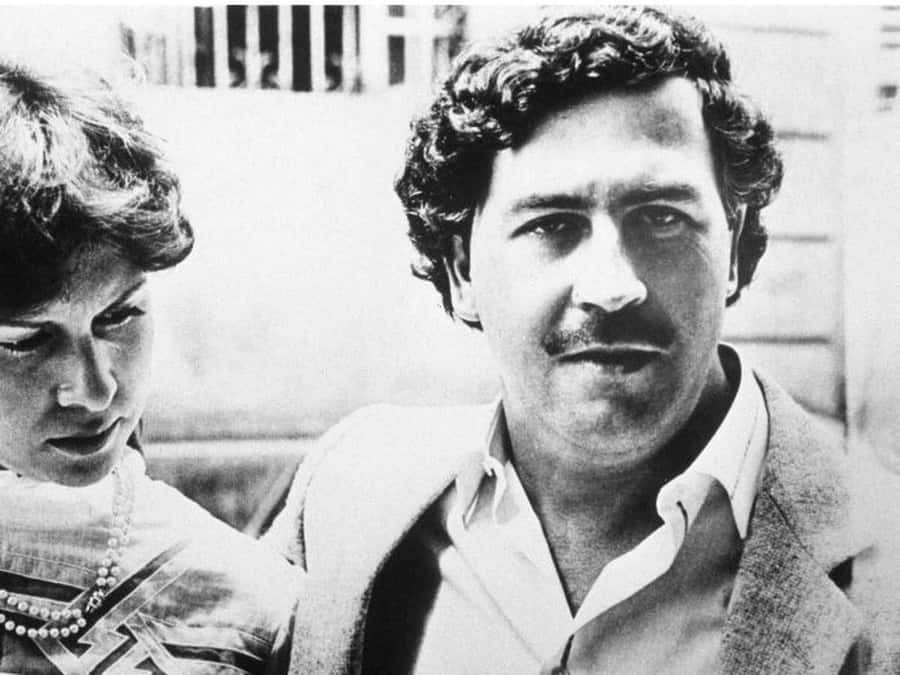 Medellín: Pablo Escobar Tour with beer included - What this Medellín tour is really about