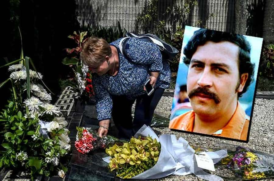 Medellín: Pablo Escobar Tour with beer included - The Escobar neighborhood and its mural