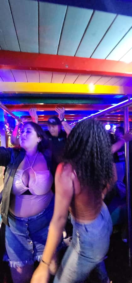 Medellin: Party Bus with DJ & Street Food Tastings - The final restaurant tasting