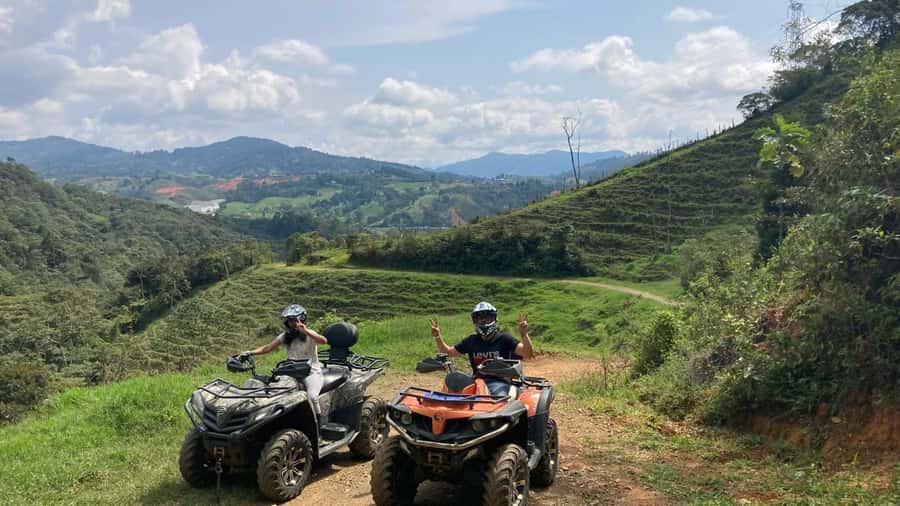 Medellin: Private ATV TOUR 1.5H - From Medellín streets to Caldas trails