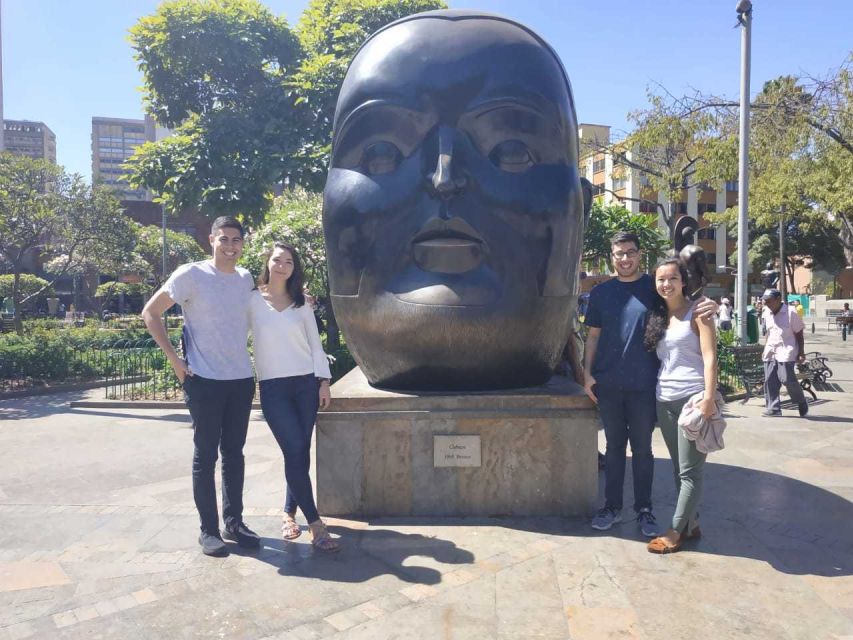 Medellin: Private City Tour - Carlos Gardel Monument and Medellín’s musical connection