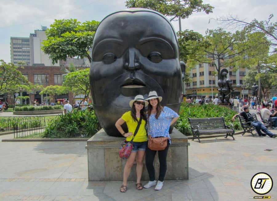 Medellín: Private City Tour and Comuna 13 Tour - Plaza Botero: art in the middle of downtown