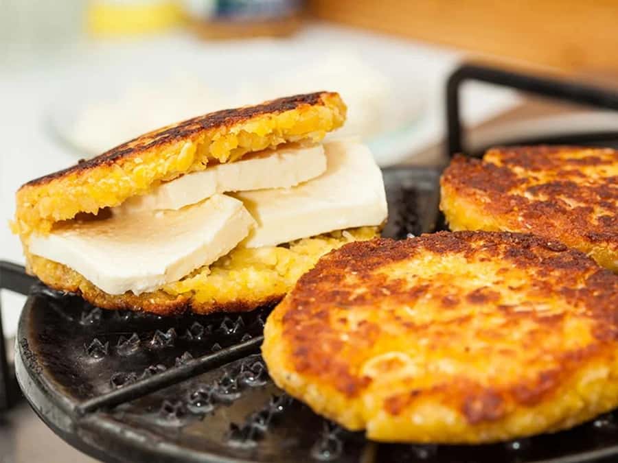 Medellín: Private Food Tour With The Best Viewpoints. - A food tour built around Medellín’s mountain views