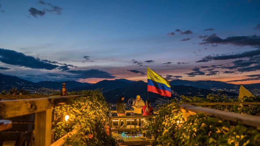 Medellín: Private Food Tour With The Best Viewpoints. - Climbing to Mirador Las Palmas No. 2
