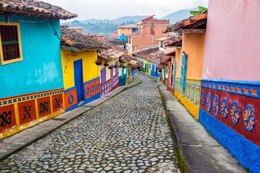 Medellín: Private Guatapé with Peñol Tickets and Boat Ride - Cruising the Guatapé reservoir