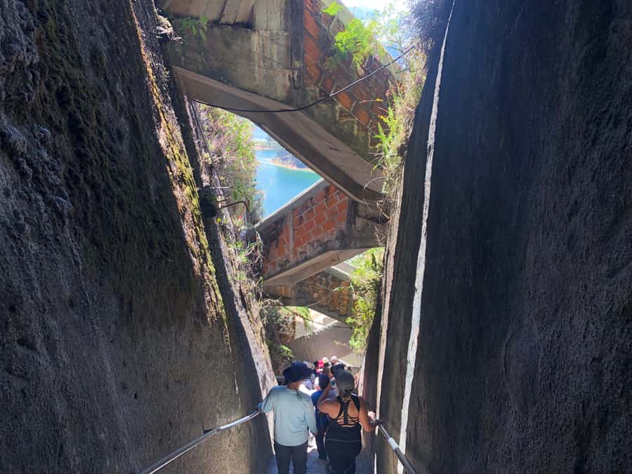 Medellín: Private Guatapé with Peñol Tickets and Boat Ride - Climbing the 740 steps of El Peñol Rock
