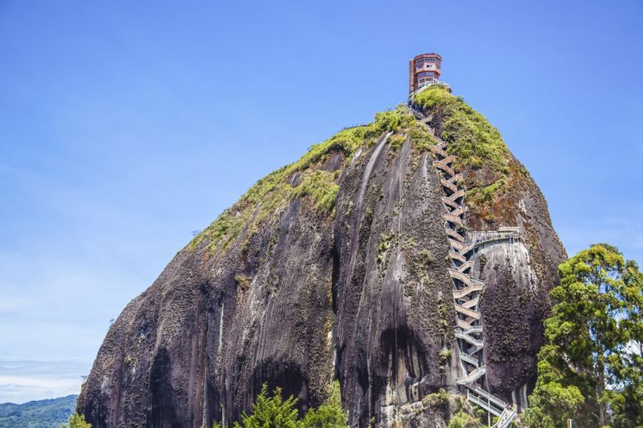 Medellín: Private Guatapé with Peñol Tickets and Boat Ride - What the private guide adds