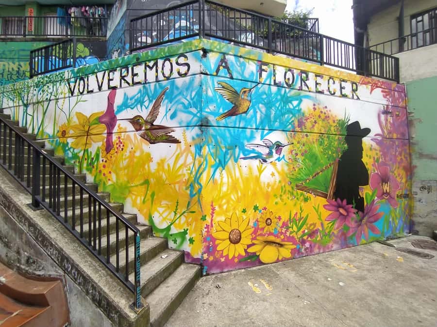 Medellín: Private Pablo Escobar and Comuna 13 Tour - Why this Medellín tour works best as a two-part story
