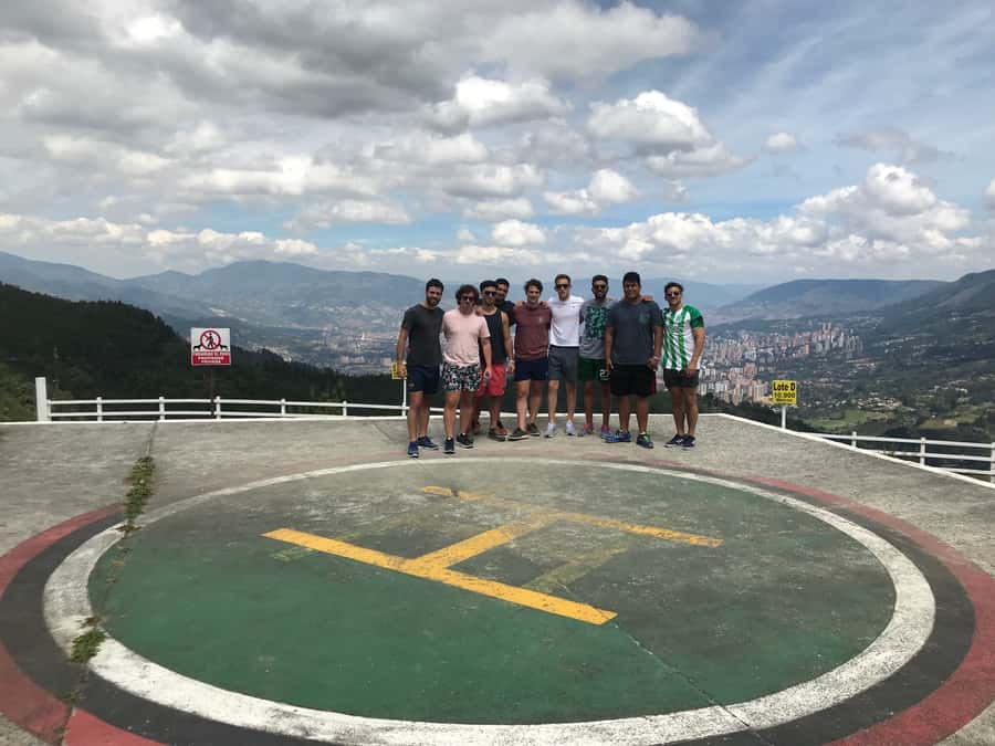Medellín: Private Pablo Escobar Tour with Cable Car Ride - Why a private vehicle matters in Medellín