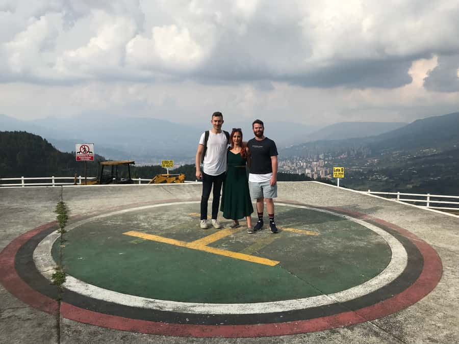 Medellín: Private Pablo Escobar Tour with Cable Car Ride - The guides make or break the experience
