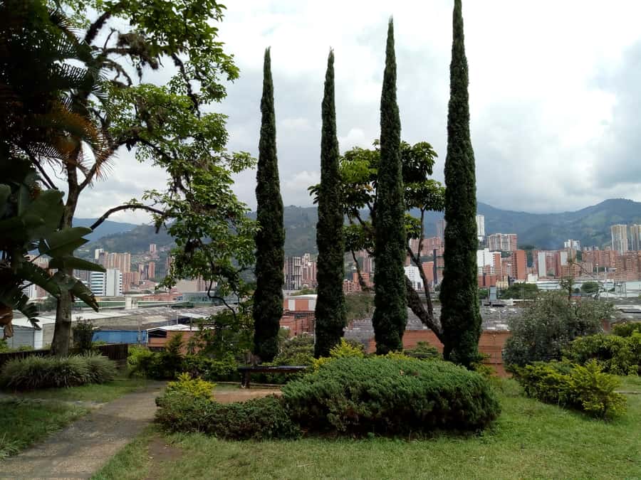 Medellín: Private Pablo Escobar Tour with Cable Car Ride - Is $73 per person good value?