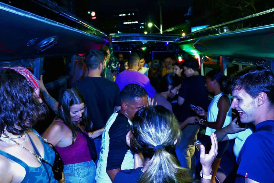 Medellin: Rumbero Party Bus with all the beer you can drink - Why the $38 price can make sense
