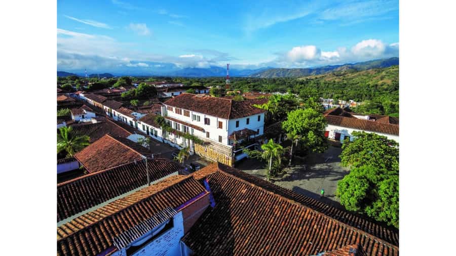 Medellin: Santa Fe de Antioquia Guided Day Trip - Walking through eight churches and old houses