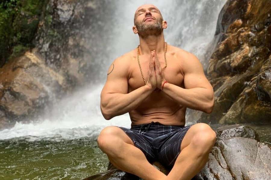 Medellín: Secret Waterfall Hike Tour with Snack and Coffee - Leaving Poblado for a quieter side of Antioquia