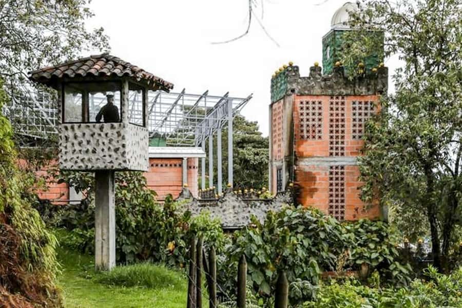 Medellín: The Real Pablo Escobar Tour - Inflexión Memorial Park and the former home site