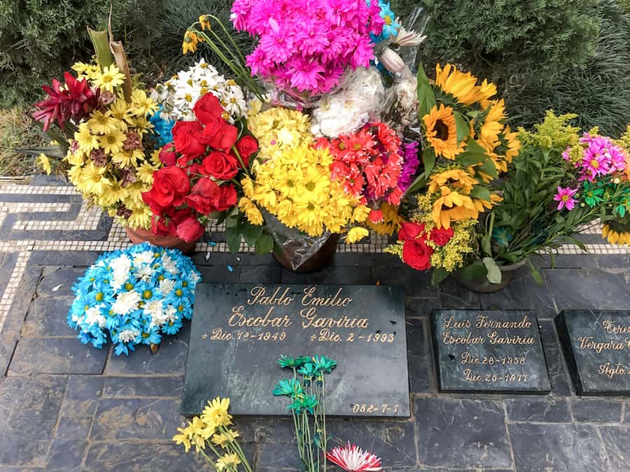 Medellín: The Real Pablo Escobar Tour - Montesacro Cemetery and the final stop