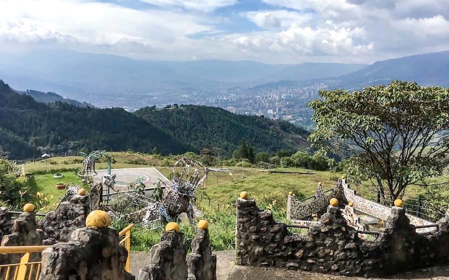 Medellín: The Real Pablo Escobar Tour - The guides make or break the experience