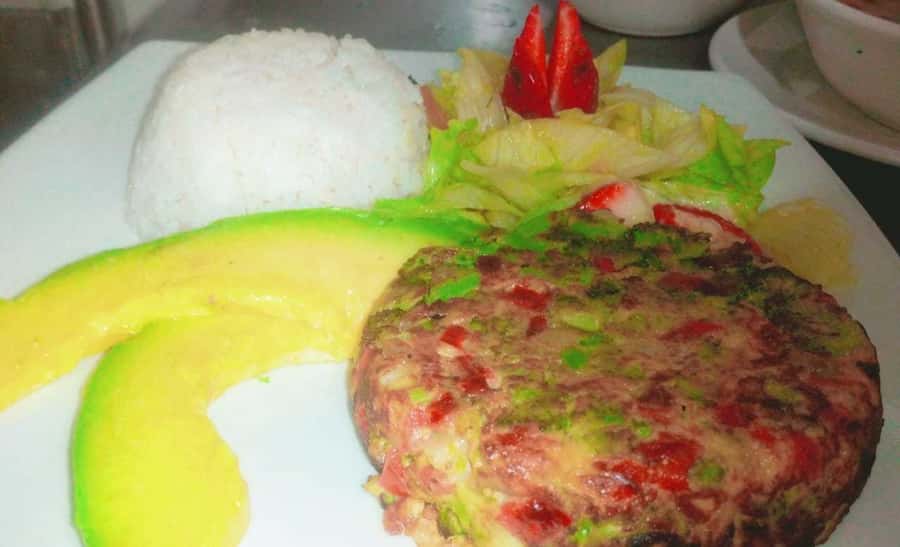 Medellin: Traditional Food Tour - What the private car adds