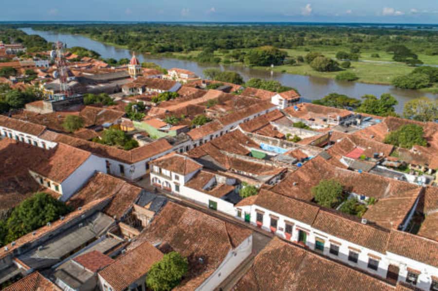 Mompox Caribbean Routes - The 6:00 AM departure and San Jacinto breakfast