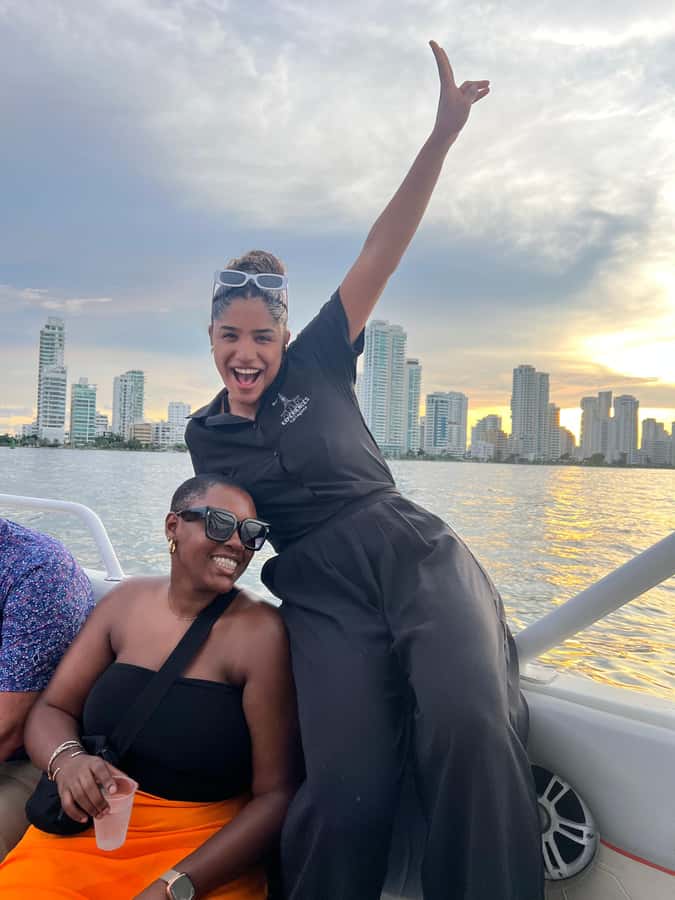 Nightlife: sunset boat party + tour of the old town - Simple tips for making the evening work
