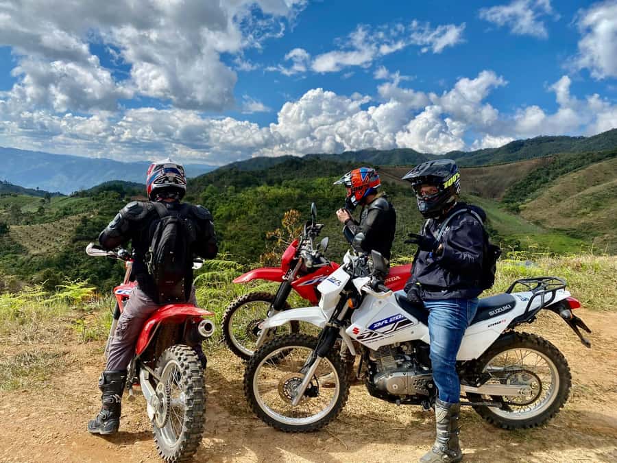 Off-road motorcycle adventure through the Medellín mountains - Leaving Medellín for the Guarne mountains