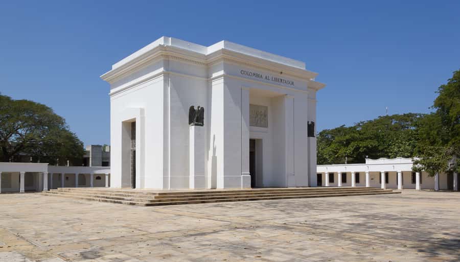 Old Town and Quinta Pedro Alejandrino Santa Marta City Tour - What the guides add to the day