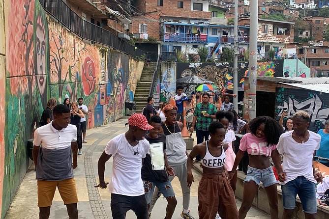 Pablo Escobar +Comuna13 tour - Comuna 13 and Medellín’s urban culture