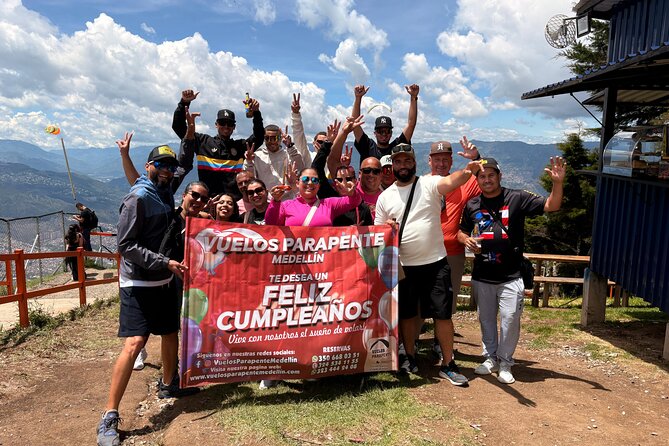 Paragliding in Medellin. - Safety, equipment, and what the price covers