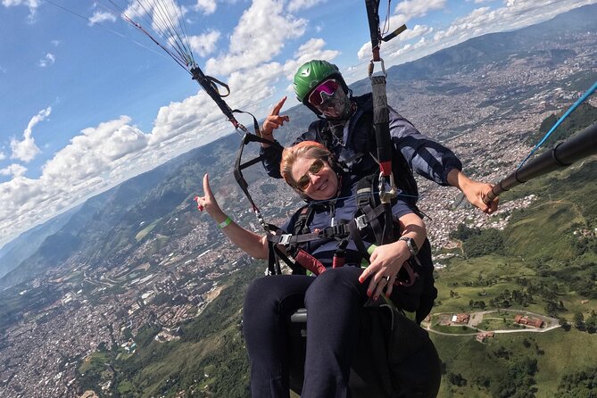 Paragliding in Medellin. - Transport from Medellín and the extra costs