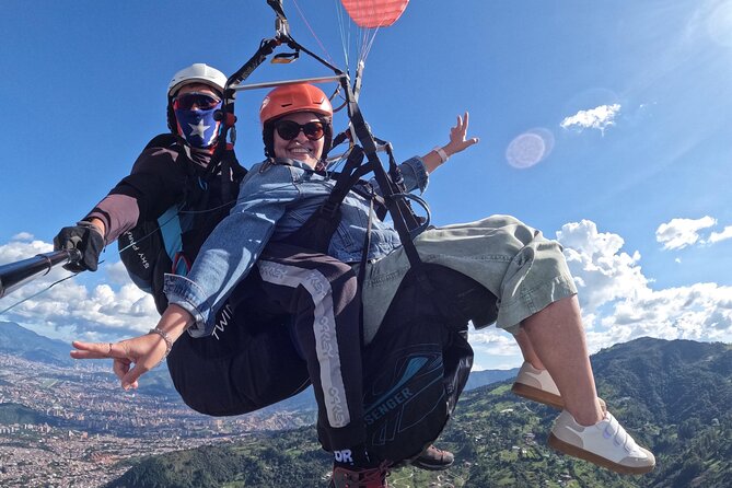 Paragliding in Medellin. - Who will enjoy this most