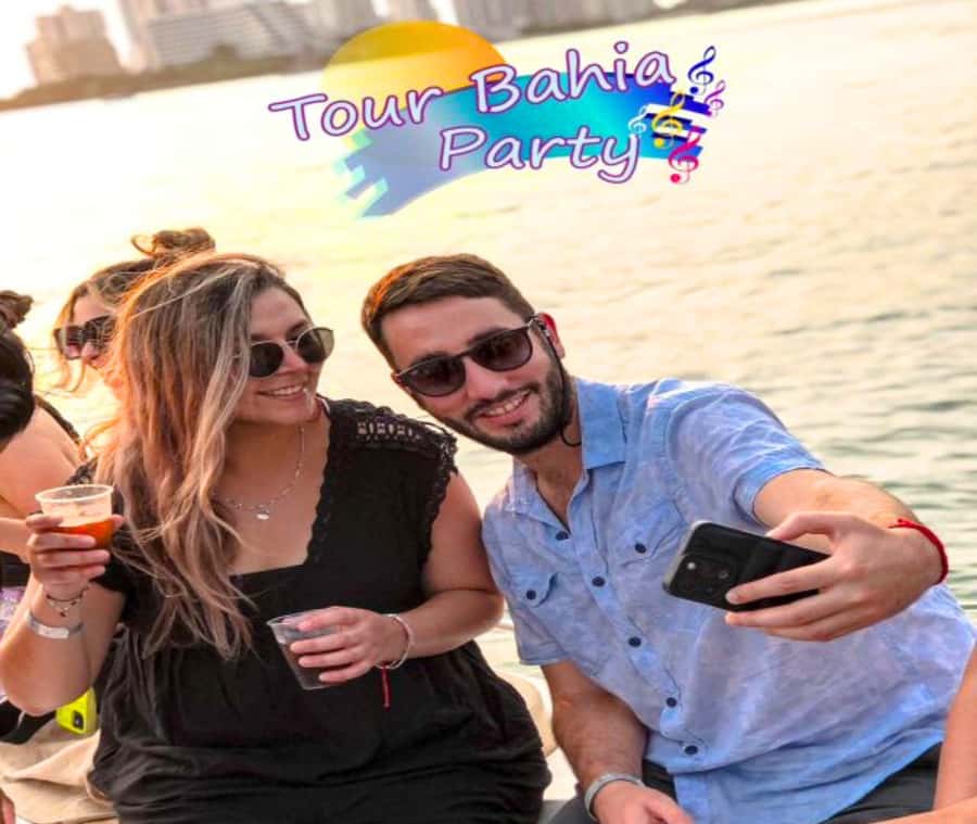 Party Boat in Cartagena Bay with NightClub Ticket - Languages and communication