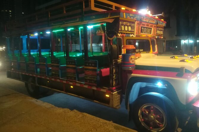 Party Bus Tour - The Cartagena sign photo stop
