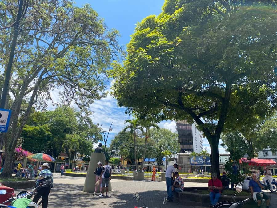PEREIRA: PRIVATE TOUR OF MAIN SQUARES, HISTORICAL SITES + LOOKOUT POINT - Victoria Square and Calle del Encuentro