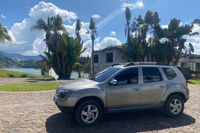 (Private Guatapé) Mansion Pablo Escobar+Paintball+Cuatrimoto+Boat - A private boat on the reservoir