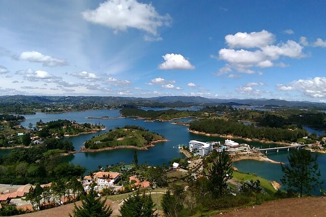 Private Guatape tour - Guatapé’s painted center