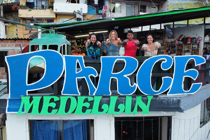 Private Half-Day Tour to Comuna 13 in Medellín. - Following the graffiti route through Comuna 13