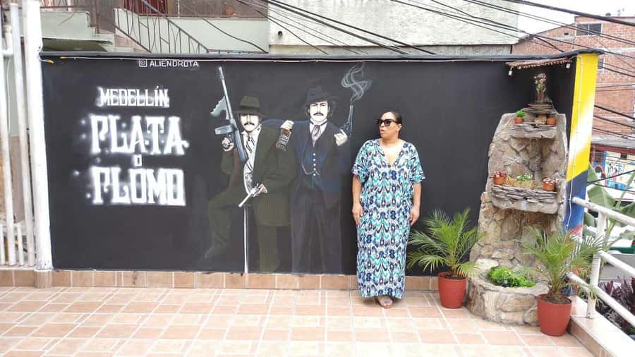 Private Pablo Escobar Tour - Dark days and the new Medellin - Barrio La América and the neighborhood Escobar built