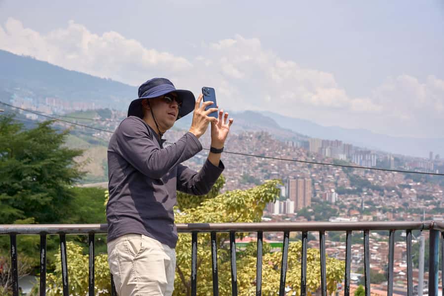 Private Tour Comuna 13 with Cable Car - Walking the outdoor escalators in Comuna 13