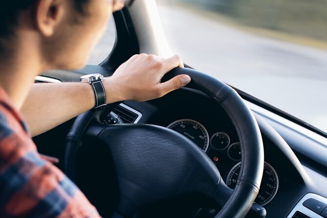Private transfer service from or to Medellín Airport - Communication, flight delays, and early departures
