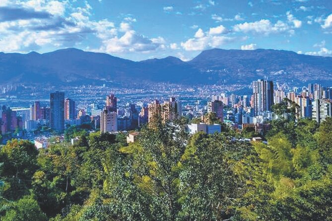 Private transfer service from or to Medellín Airport - Price and value for couples, families, and small groups